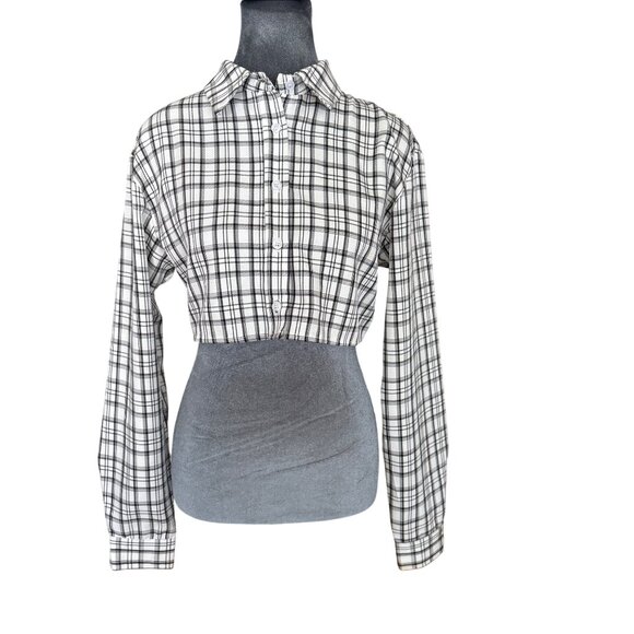 Cropped Plaid Button-Up Shirt With Long Sleeves & Collared Neck - Picture 1 of 4